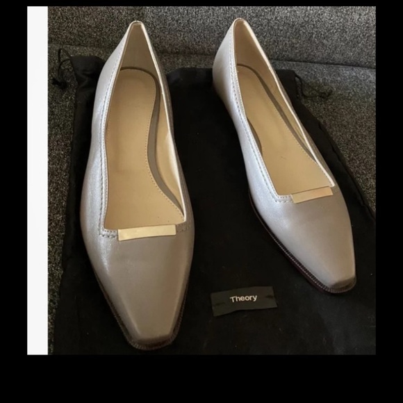 Theory Women's Gray Leather Square Toe Flats  Size 8. EU39 - Picture 1 of 4